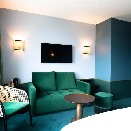 Mercure Bord De 4*